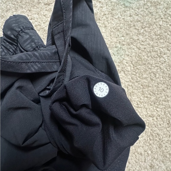 LULULEMON Peloton Women's Black Shorts - Picture 3 of 5